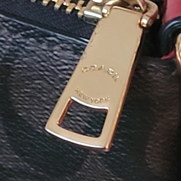 Coach Marlon Hobo In Signature Canvas - Picture 16 of 16